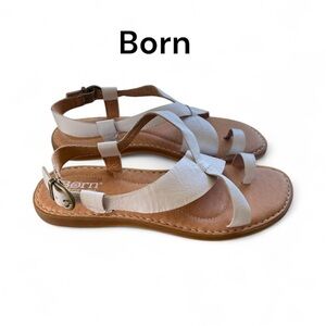 Born Inya white leather toe loop sandals SZ 7